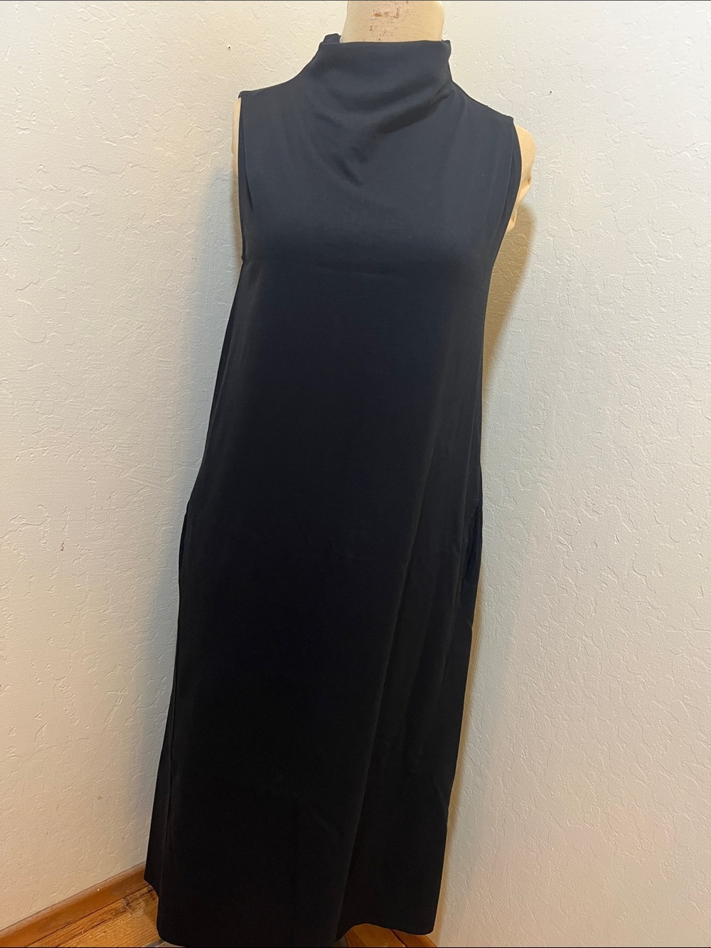 Velvet by Graham & Spencer Black Sleeveless Maxi Dress Made in USA 100% Cotton.